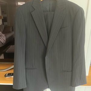 Giorgio Armani Collezione Italian suit, Sz 40 + 2 black label shirts